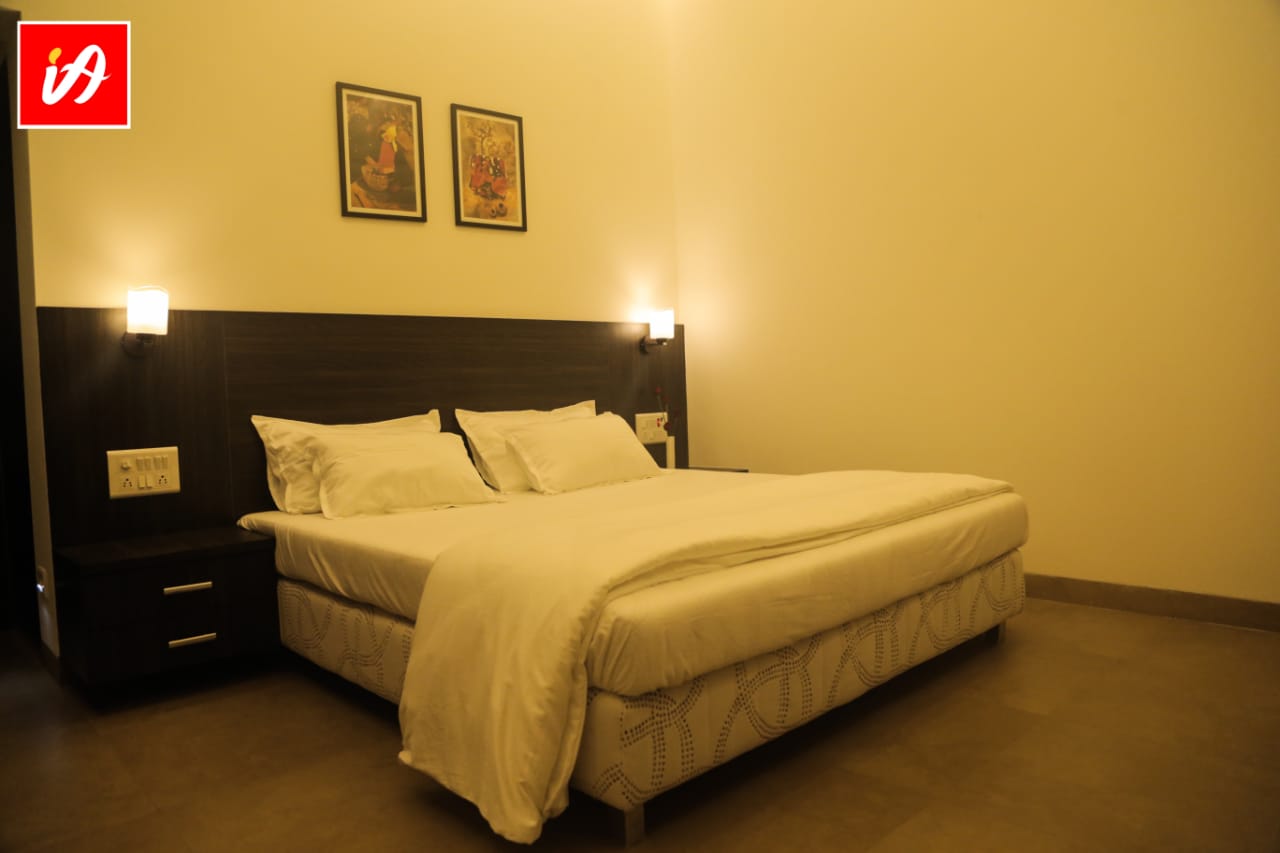 Ice Apple Resort-Delux